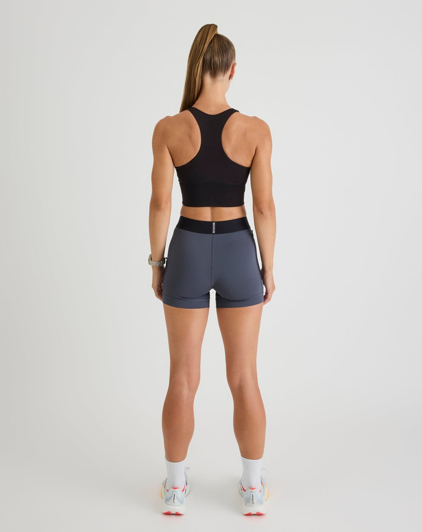 Niki (5'8") is wearing size small 4" inseam