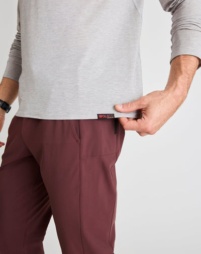 Bobby (6’1") is wearing size large