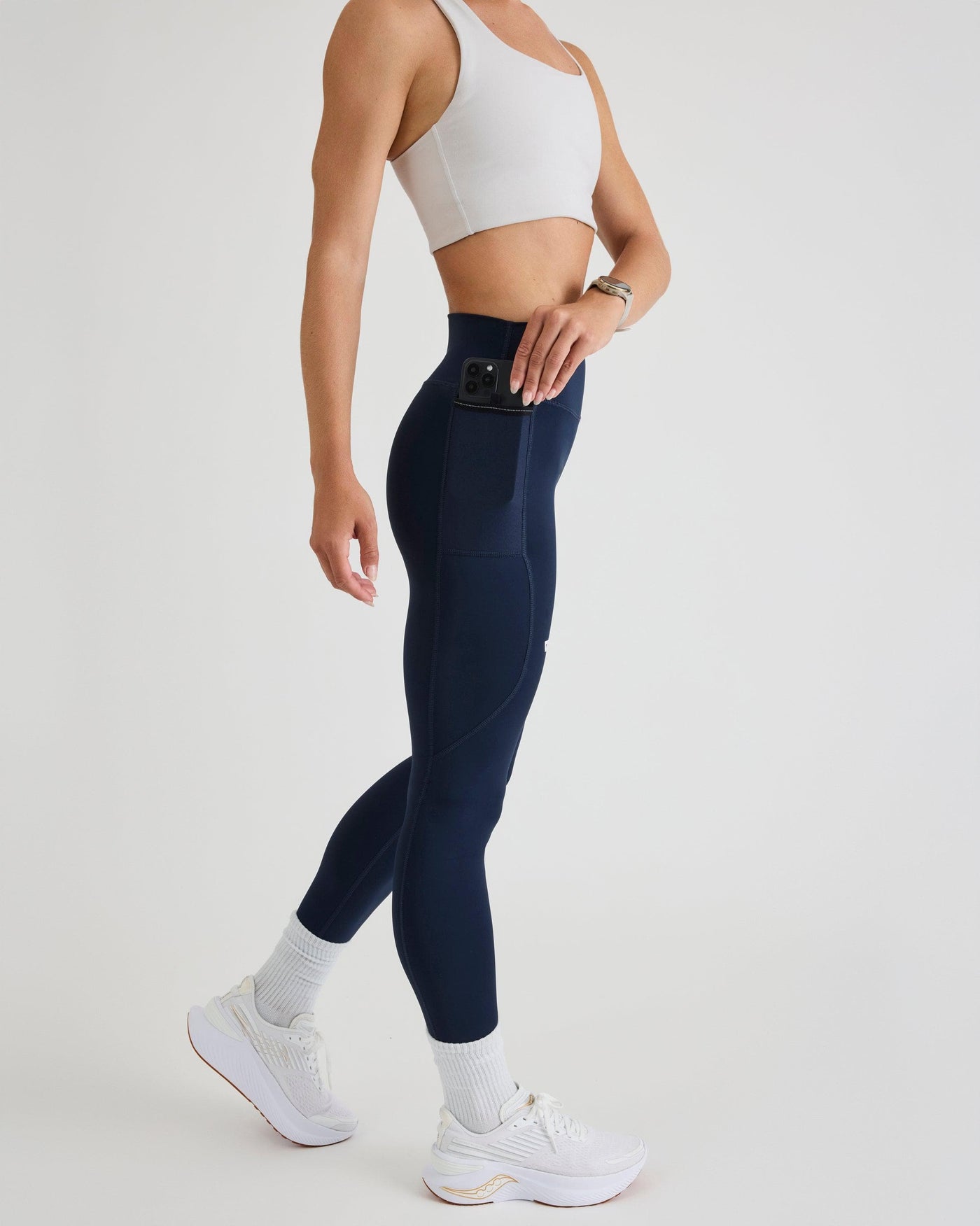 Niki (5’8”) is wearing a size small.