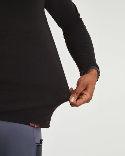 Greg (6’2") is wearing size medium