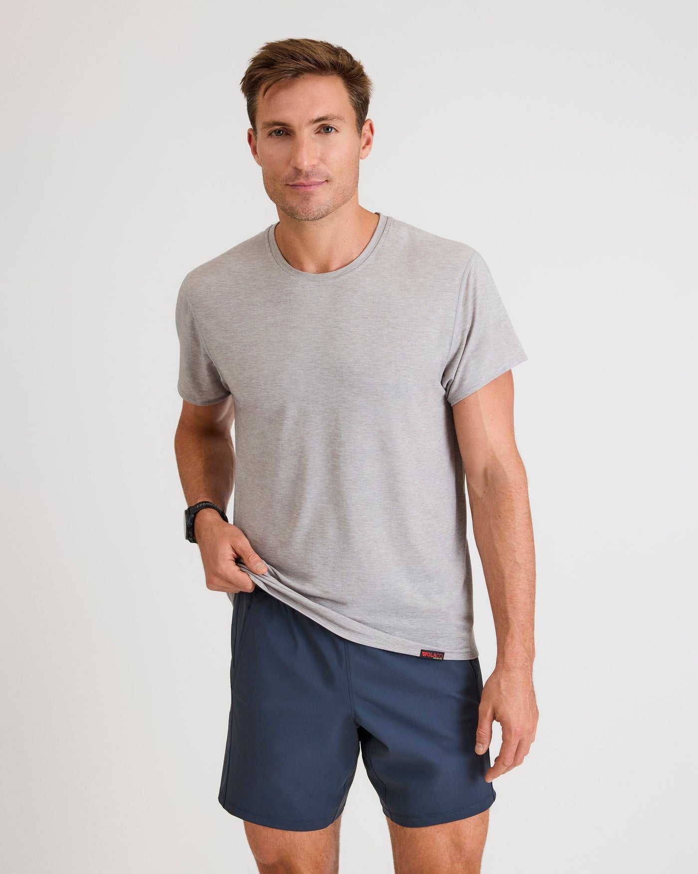 Bobby (6’1") is wearing size large