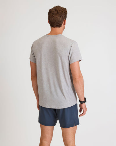 Bobby (6’1") is wearing size large