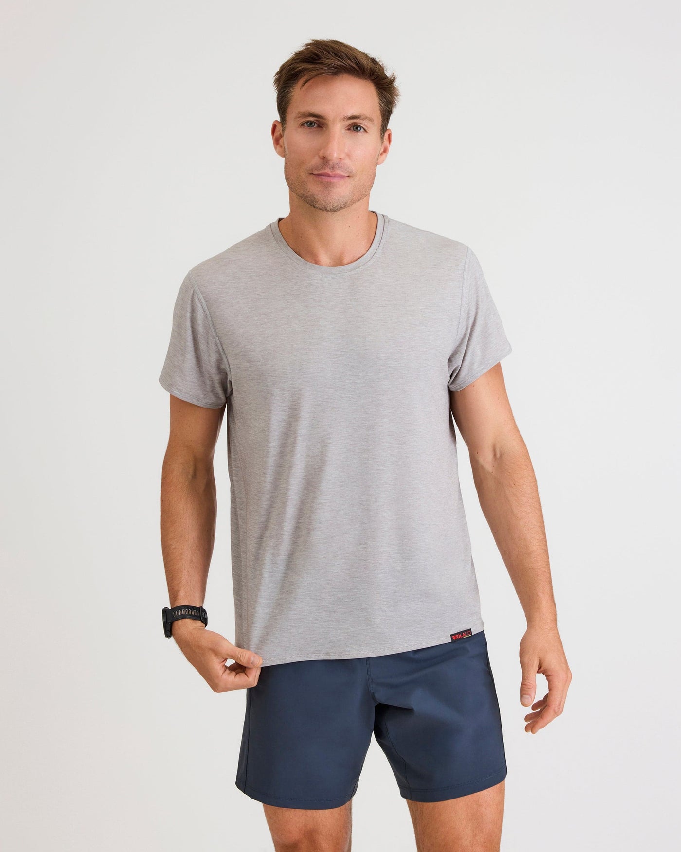 Bobby (6’1") is wearing size large