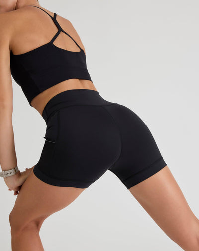 Niki (5’8”) is wearing a size small 6" inseam.