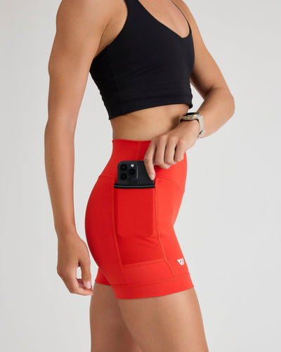 Niki (5’8”) is wearing a size small 4" inseam.