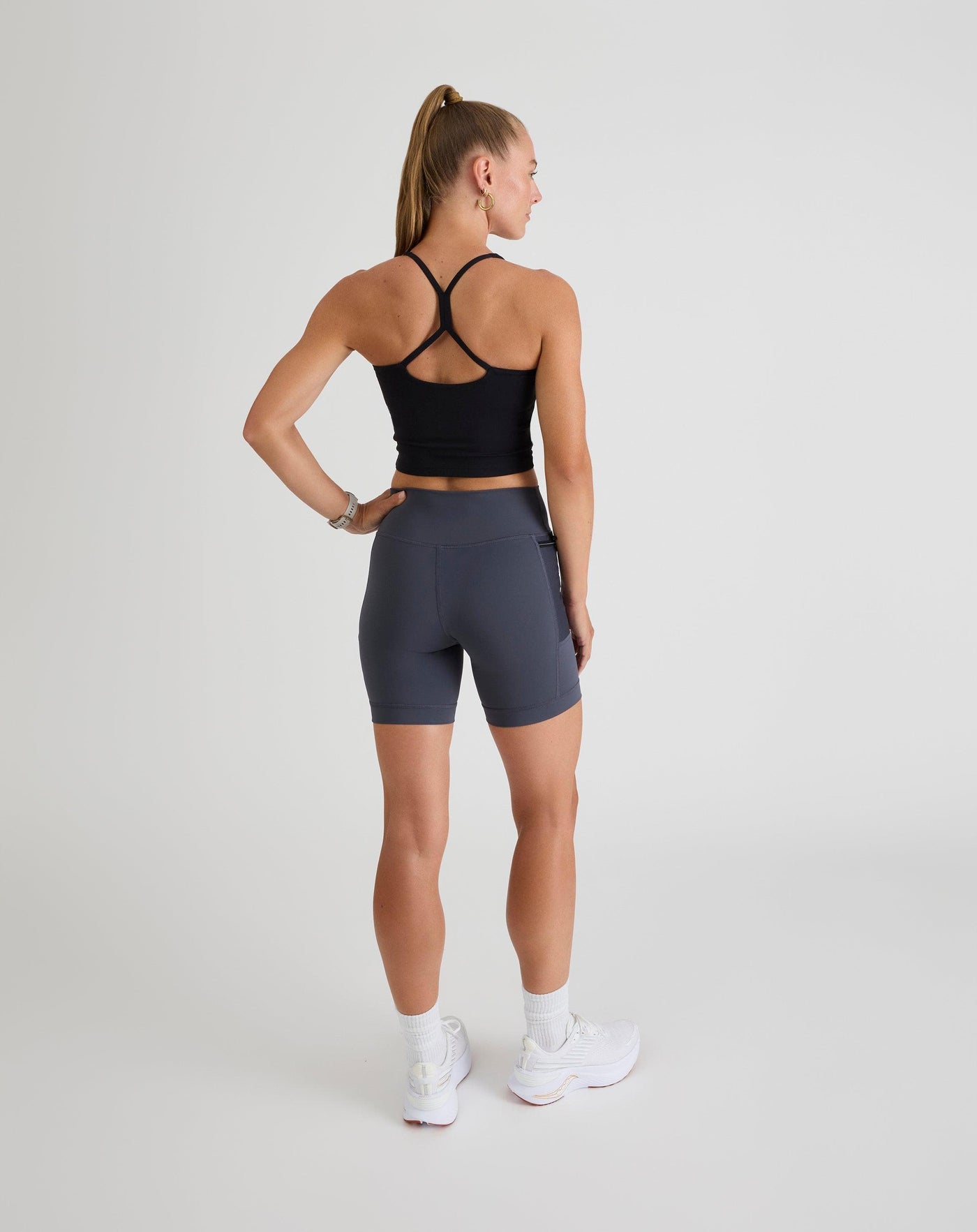 Niki (5’8”) is wearing a size small 6" inseam.