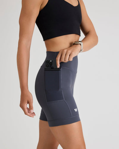 Niki (5’8”) is wearing a size small 6" inseam.