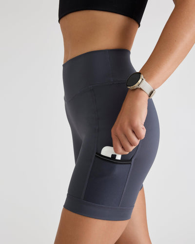 Niki (5’8”) is wearing a size small 6" inseam.