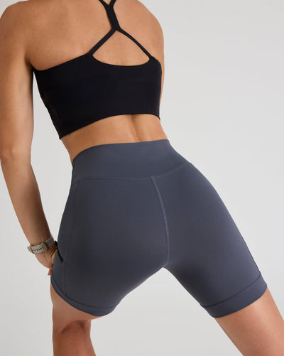 Niki (5’8”) is wearing a size small 6" inseam.