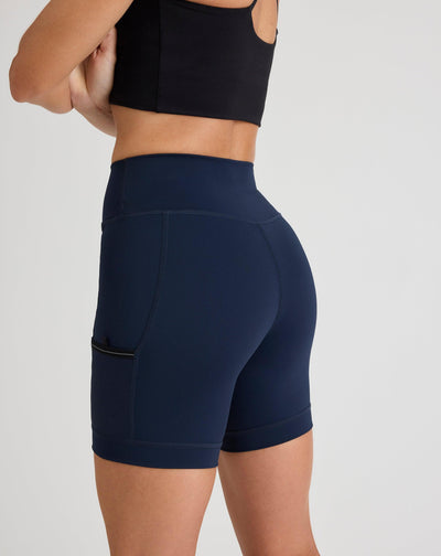 Niki (5’8”) is wearing a size small 6" inseam.