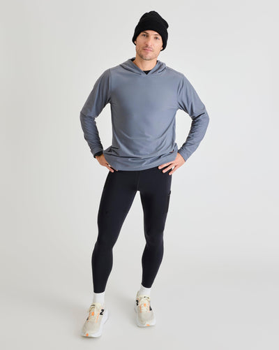 Bobby (6’1") is wearing size medium.
