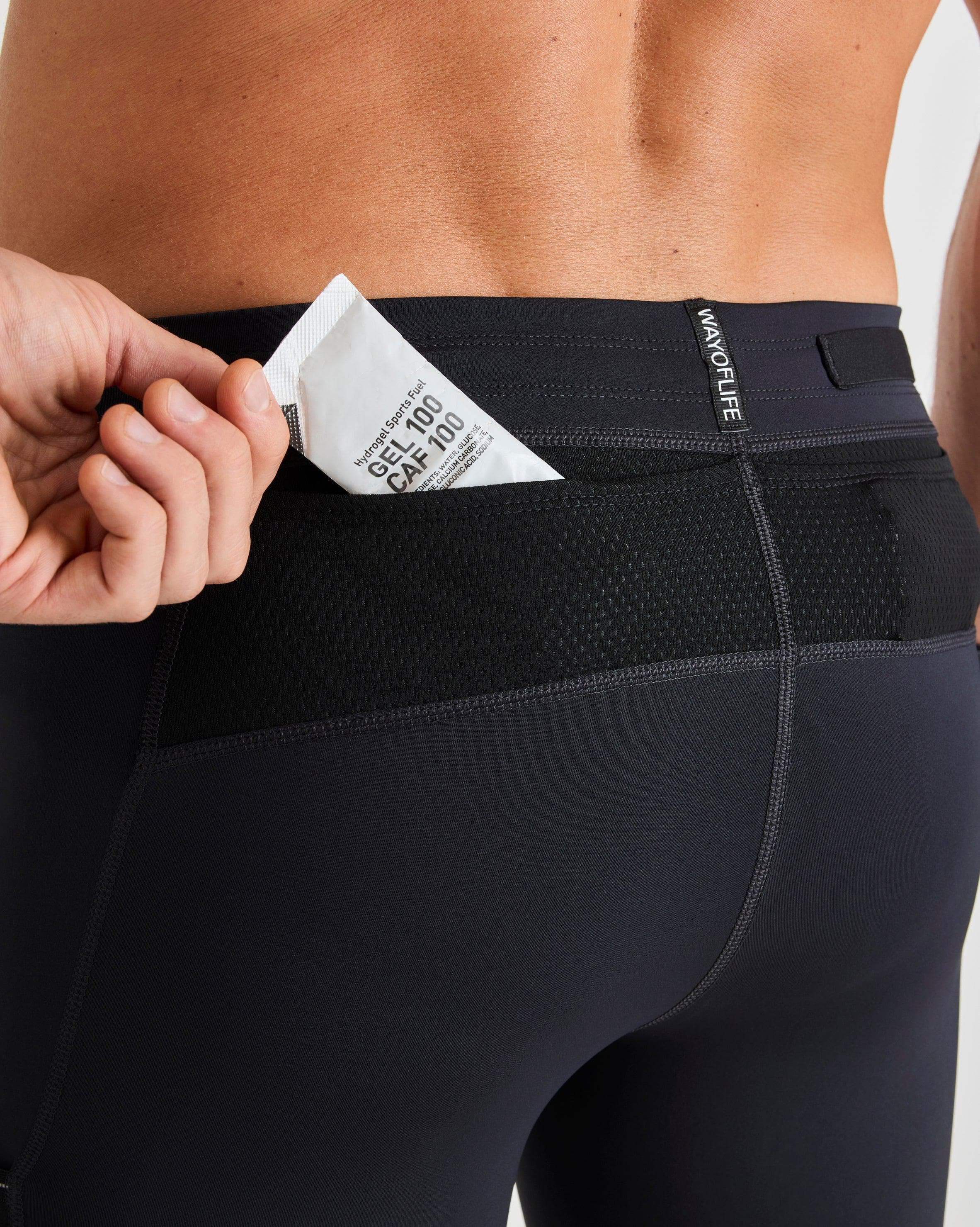 Bobby (6’1”) is wearing a size medium 8