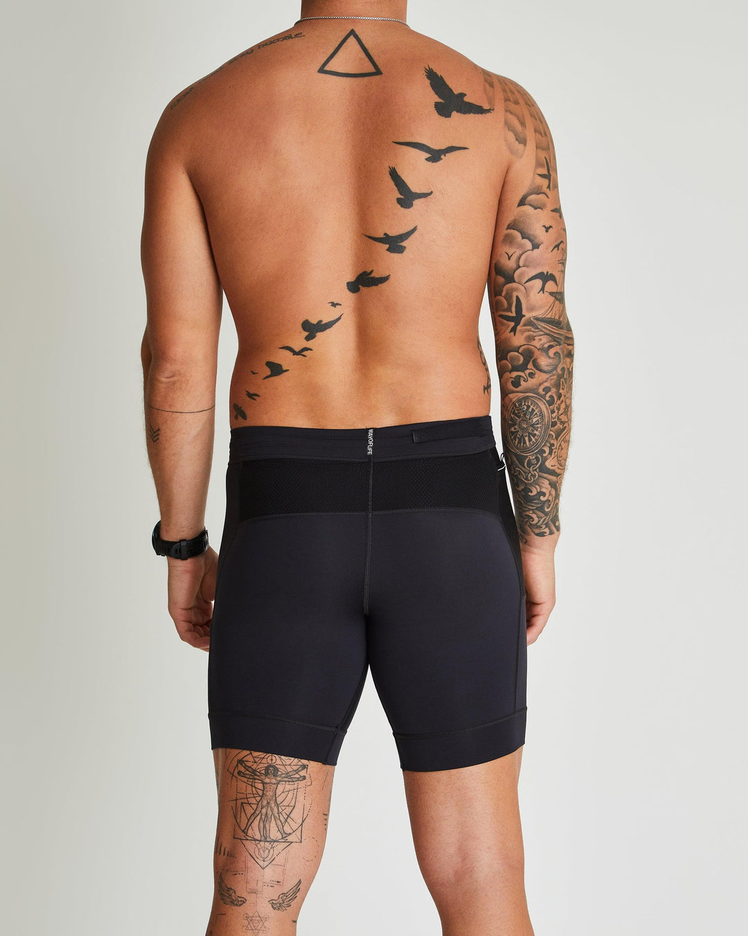 Distance Half Tight in Black – WOLACO