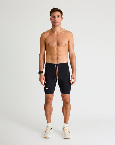 Bobby (6’1”) is wearing a size medium