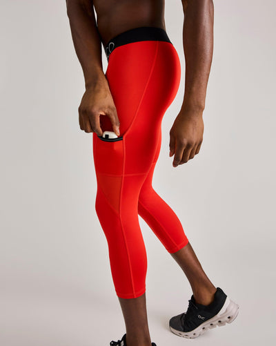 Greg (6’2") is wearing size medium in 3/4 length