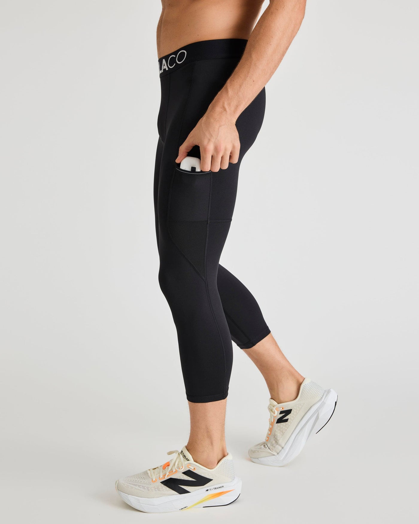 Bobby (6’1") is wearing size medium in 3/4 length. 