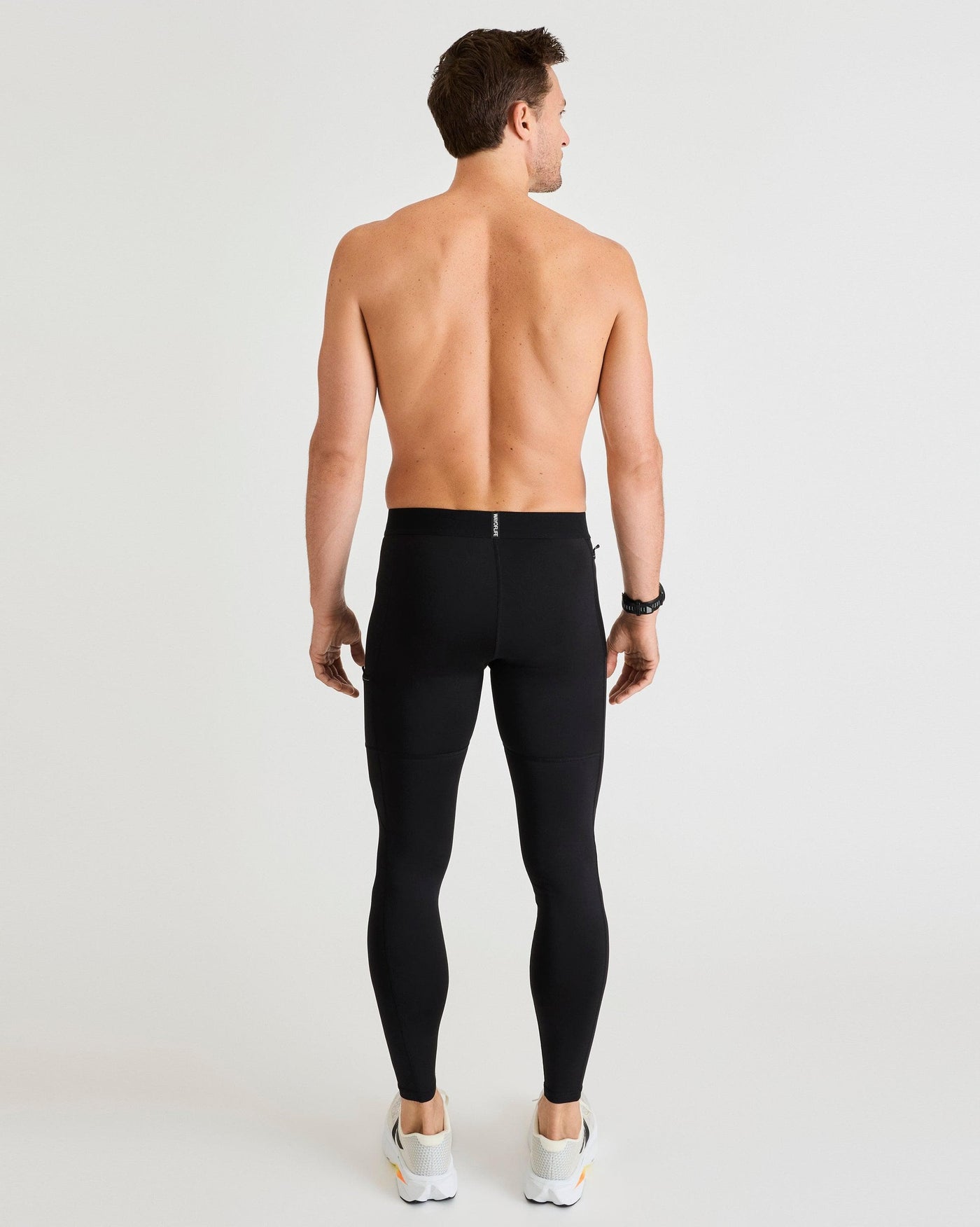 Bobby (6’1") is wearing size medium in full length. 