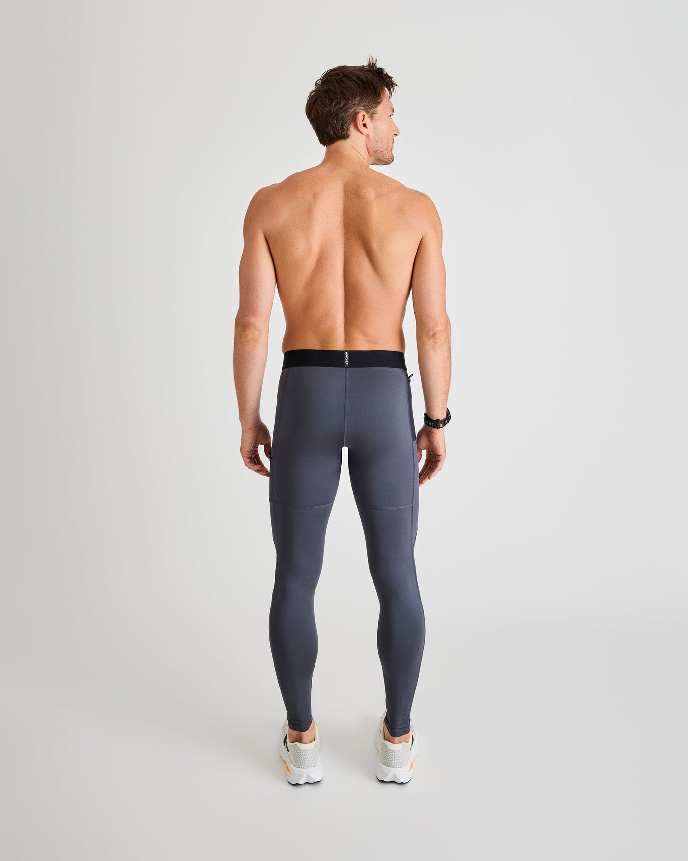 Trevor (6’) is wearing size medium in full length