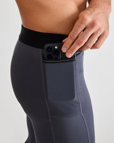 Bobby (6’1") is wearing size large in full length