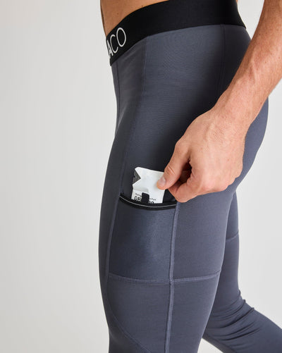 Bobby (6’1") is wearing size large in full length