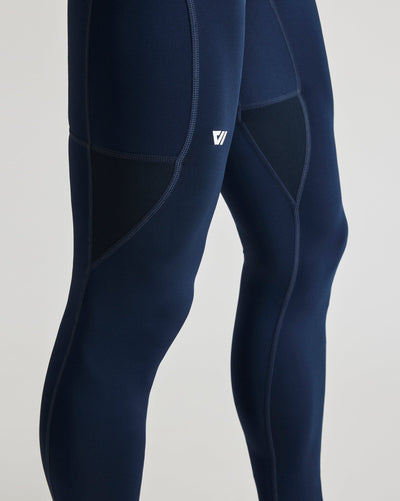 Bobby (6’1") is wearing size medium in full length. 