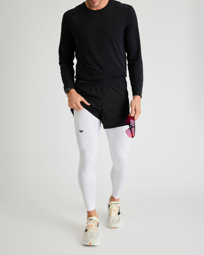 Bobby (6’1") is wearing size medium in full length. 