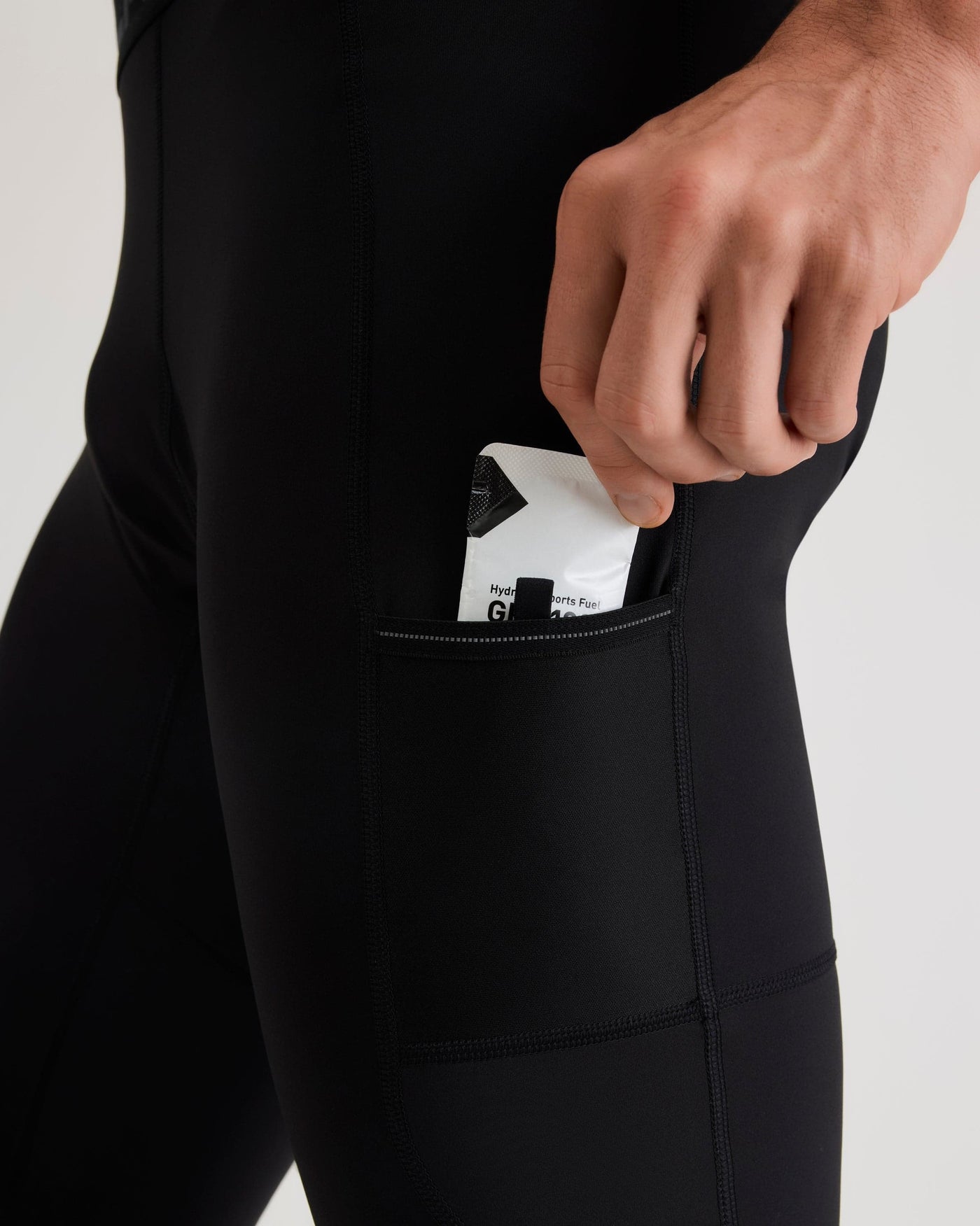 Bobby (6’1") is wearing size large