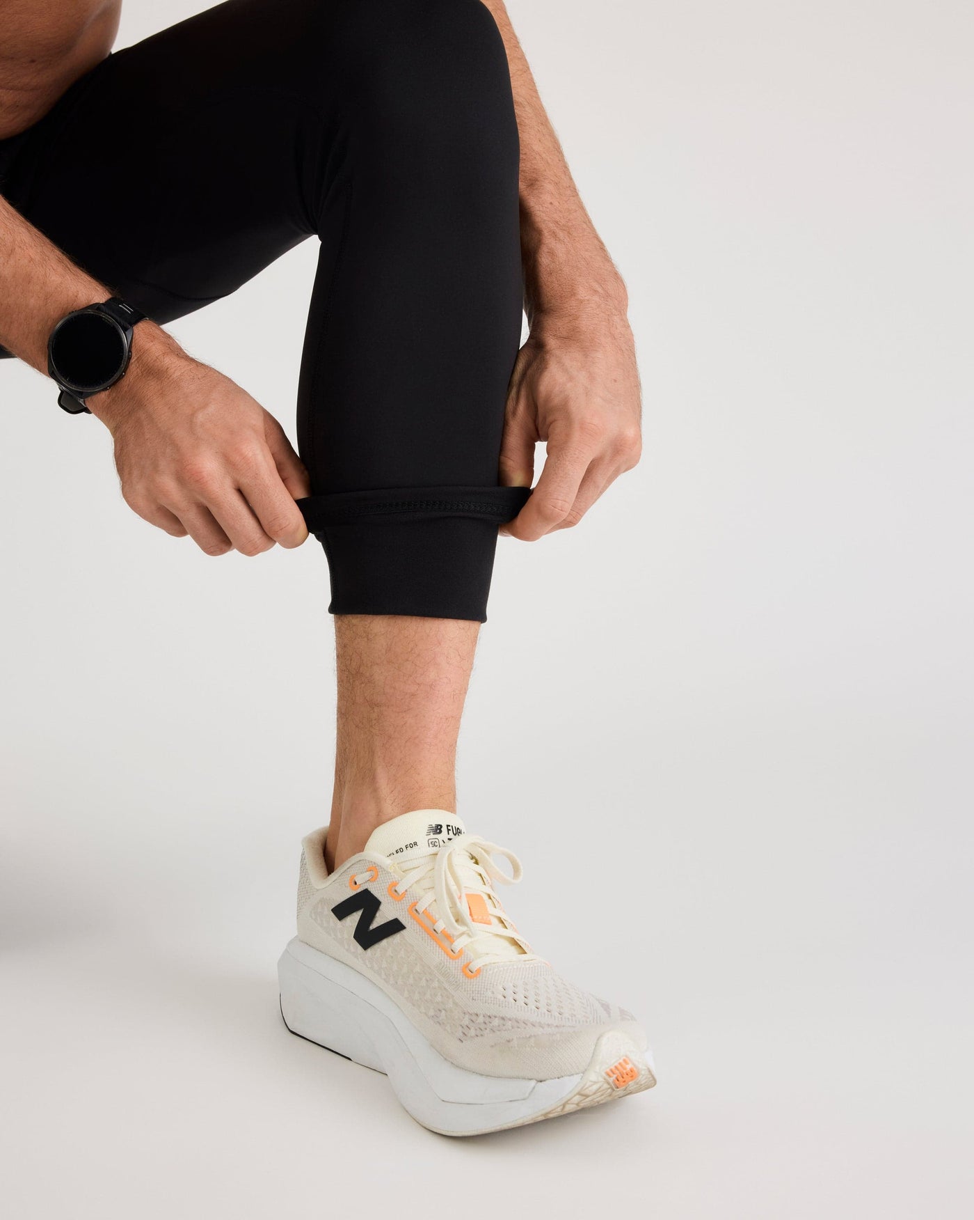 Bobby (6’1") is wearing size large