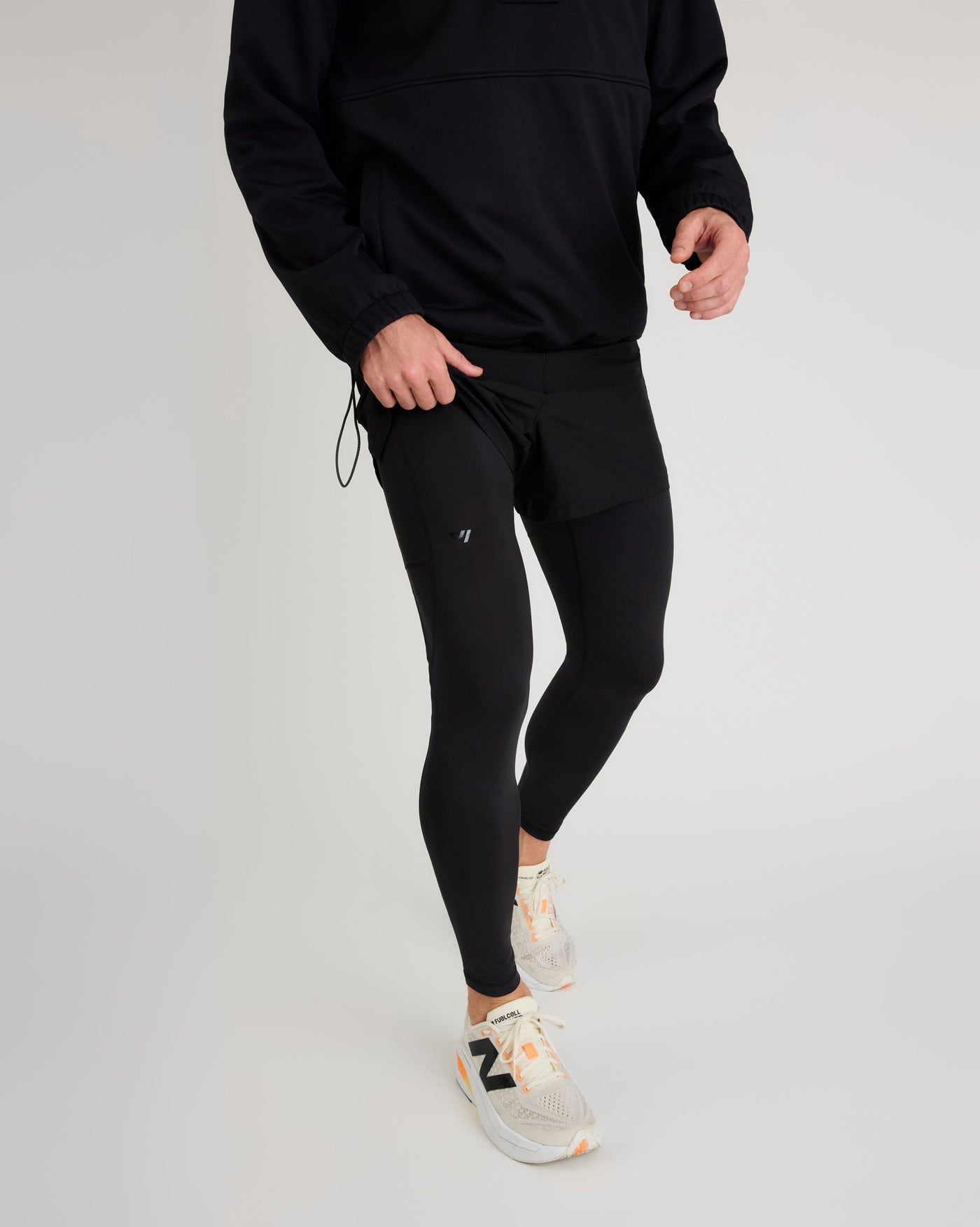 Bobby (6’1") is wearing size large