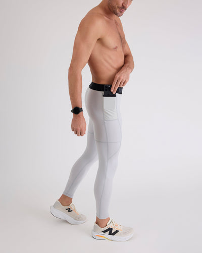 Bobby (6’1") is wearing size large