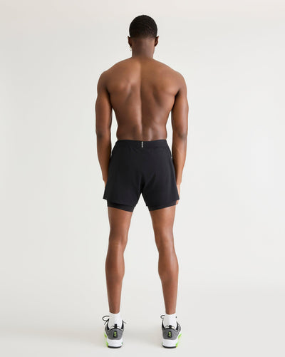 Greg (6’2") is wearing size medium 7" inseam