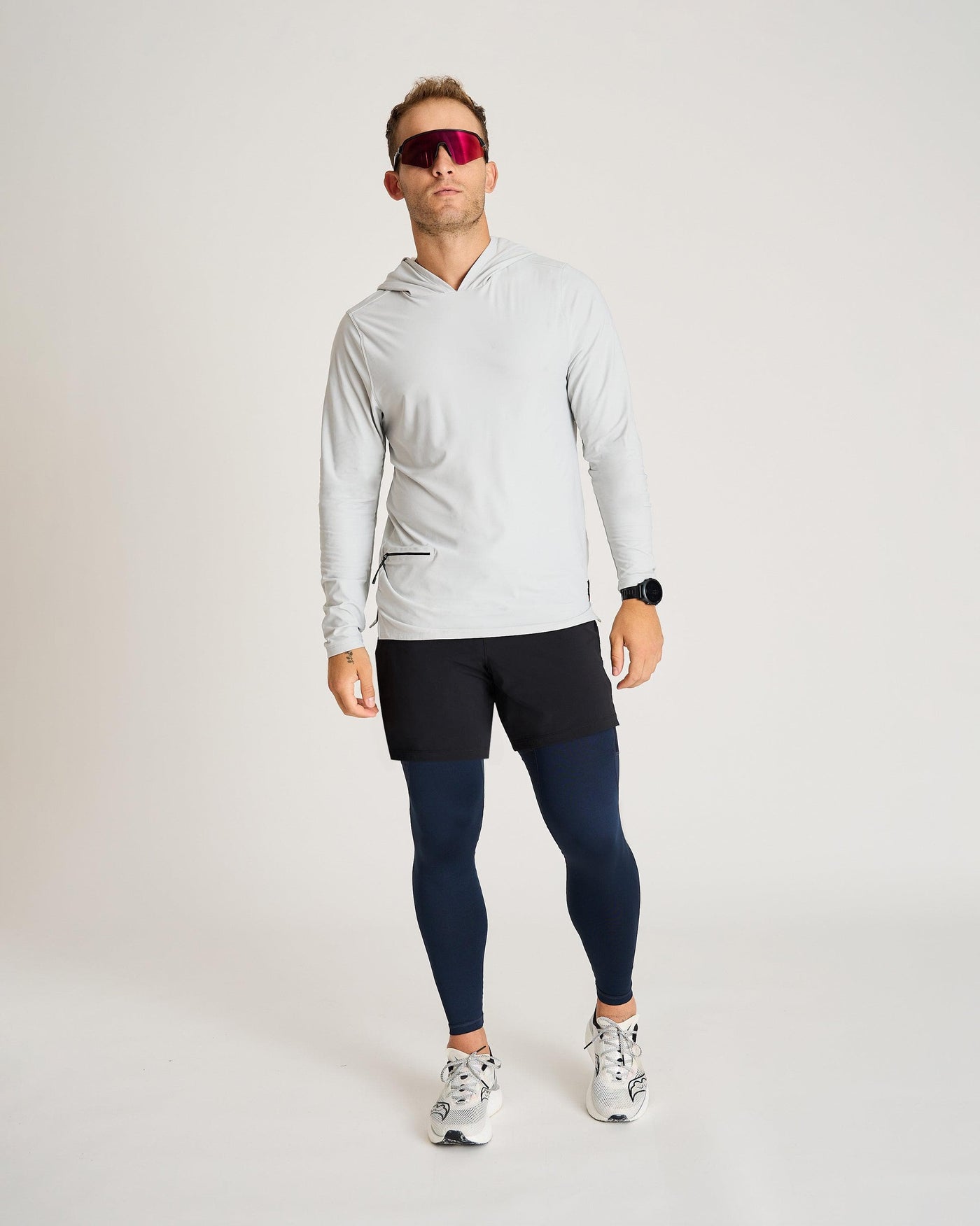 Trevor (6’) is wearing size medium in full length