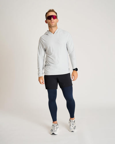 Trevor (6’) is wearing size medium in full length
