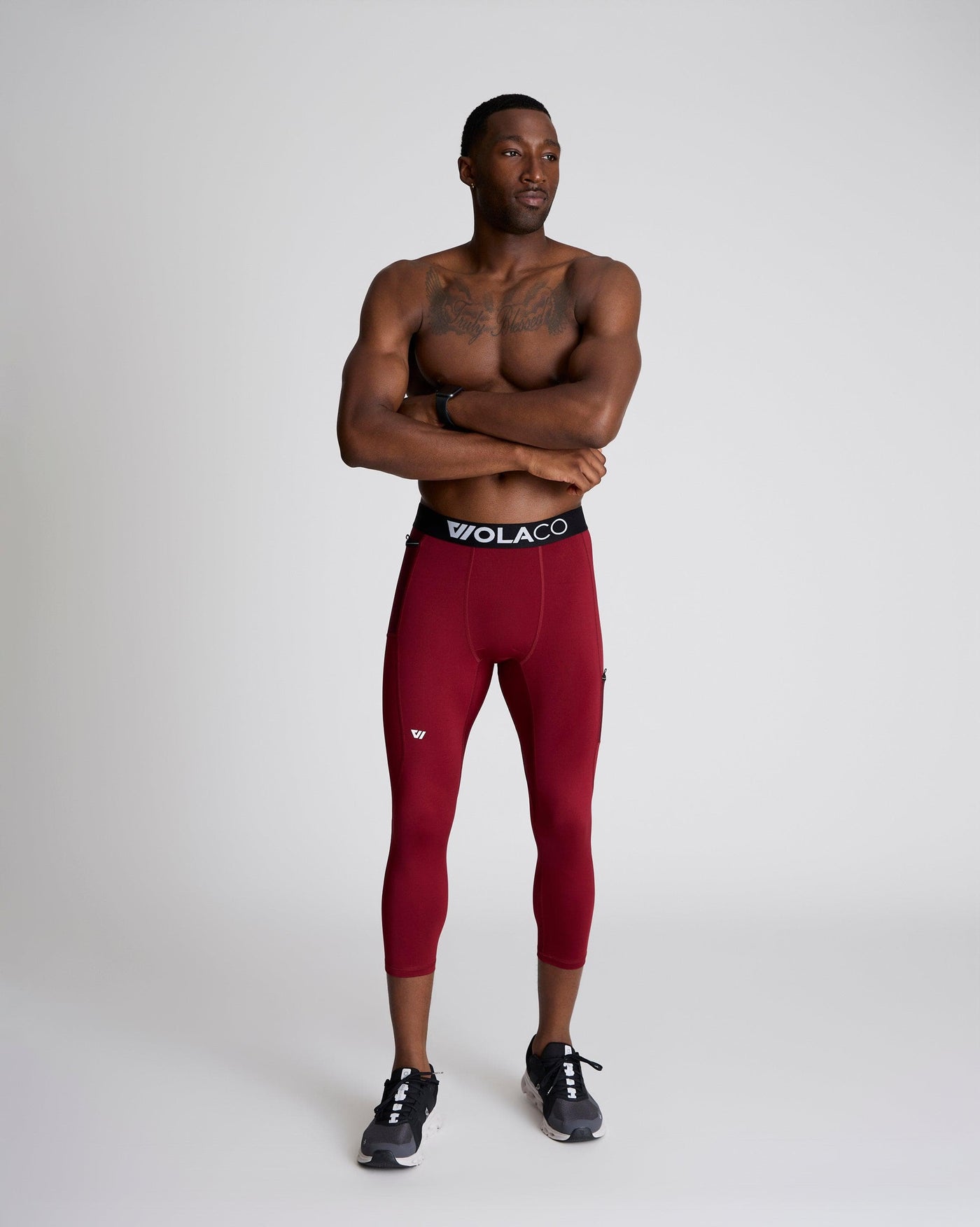 Greg (6’2") is wearing size medium in three quarter length