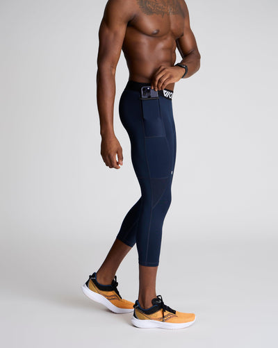 Greg (6’2") is wearing size medium in three quarter length