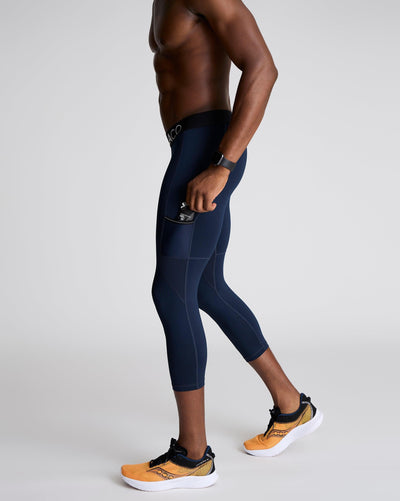 Greg (6’2") is wearing size medium in three quarter length