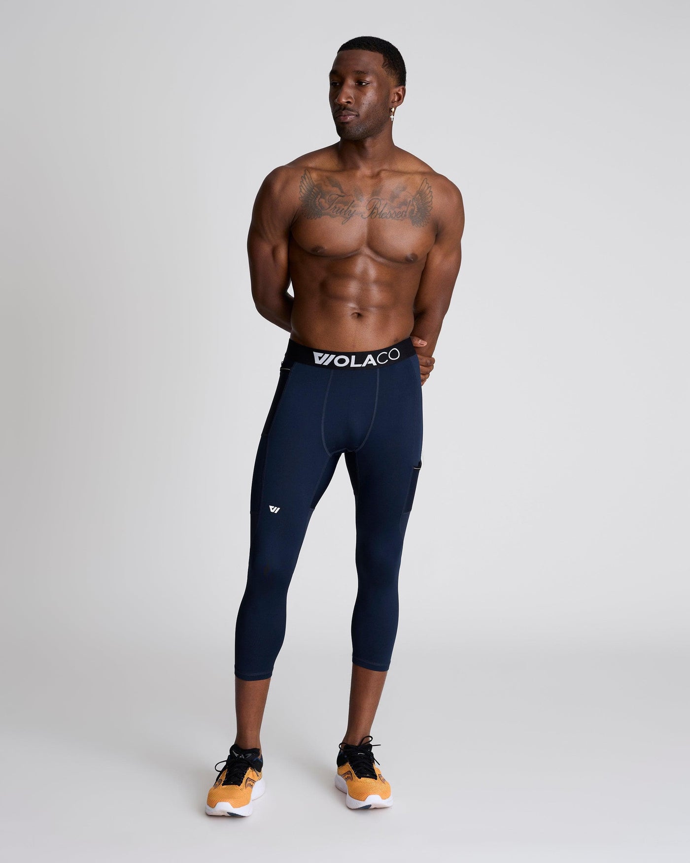Greg (6’2") is wearing size medium in three quarter length