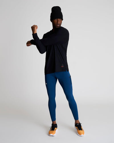 Greg (6’2") is wearing size medium