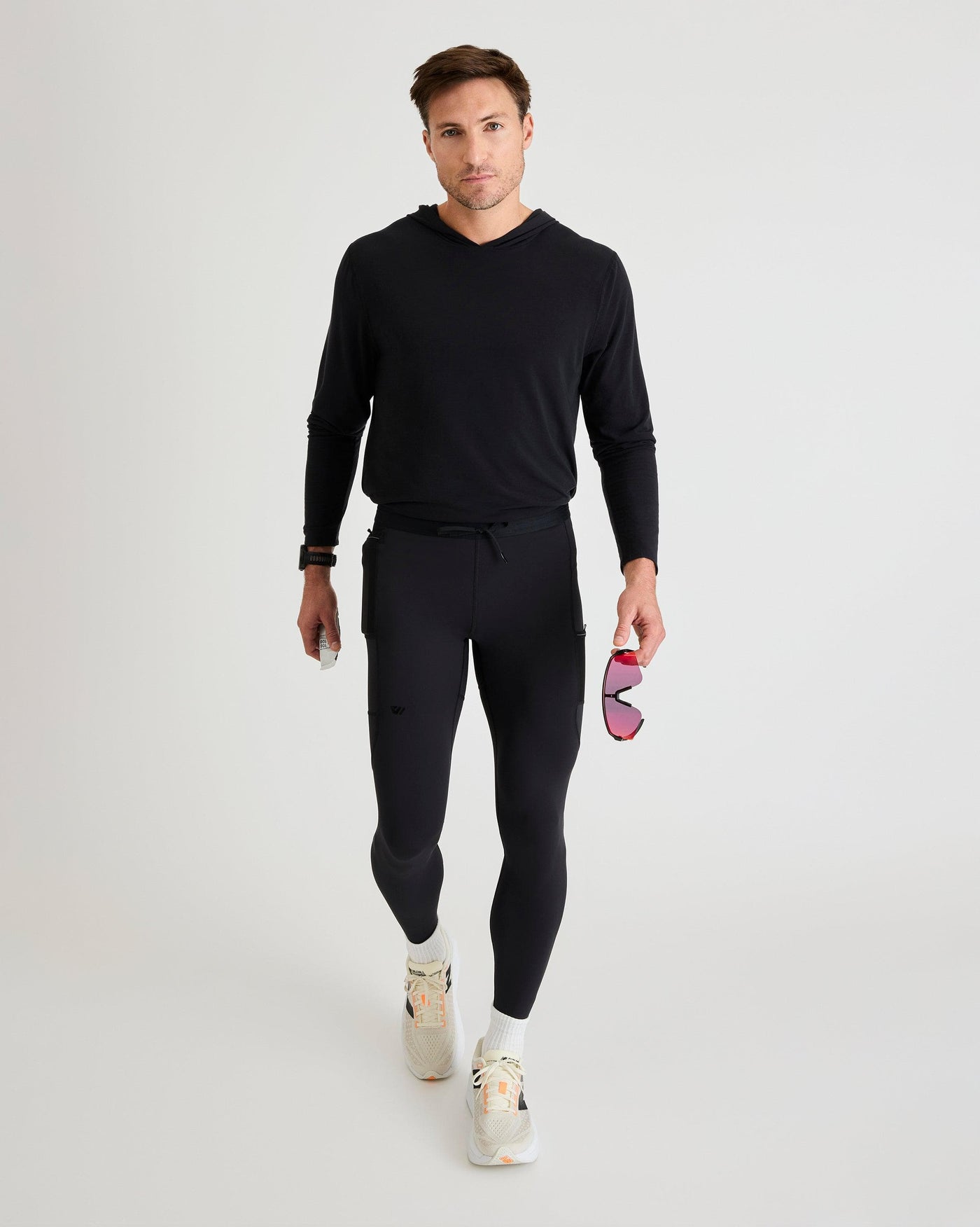 Bobby (6’1") is wearing size medium in full length