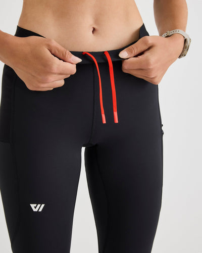 Niki (5’8”) is wearing a size small