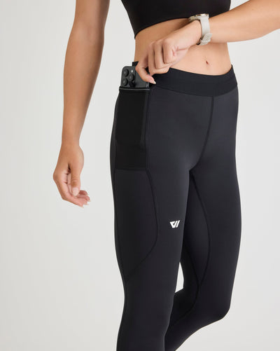 Niki (5’8”) is wearing a size small