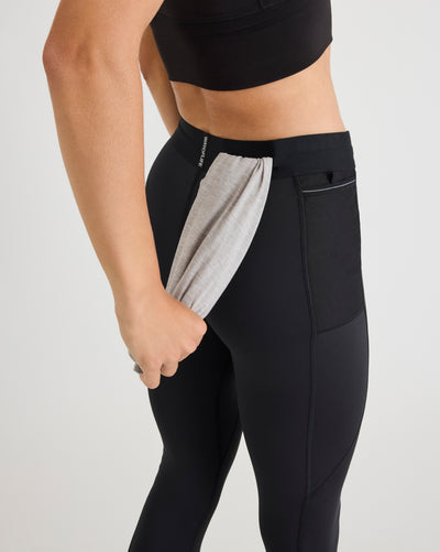 Niki (5’8”) is wearing a size small