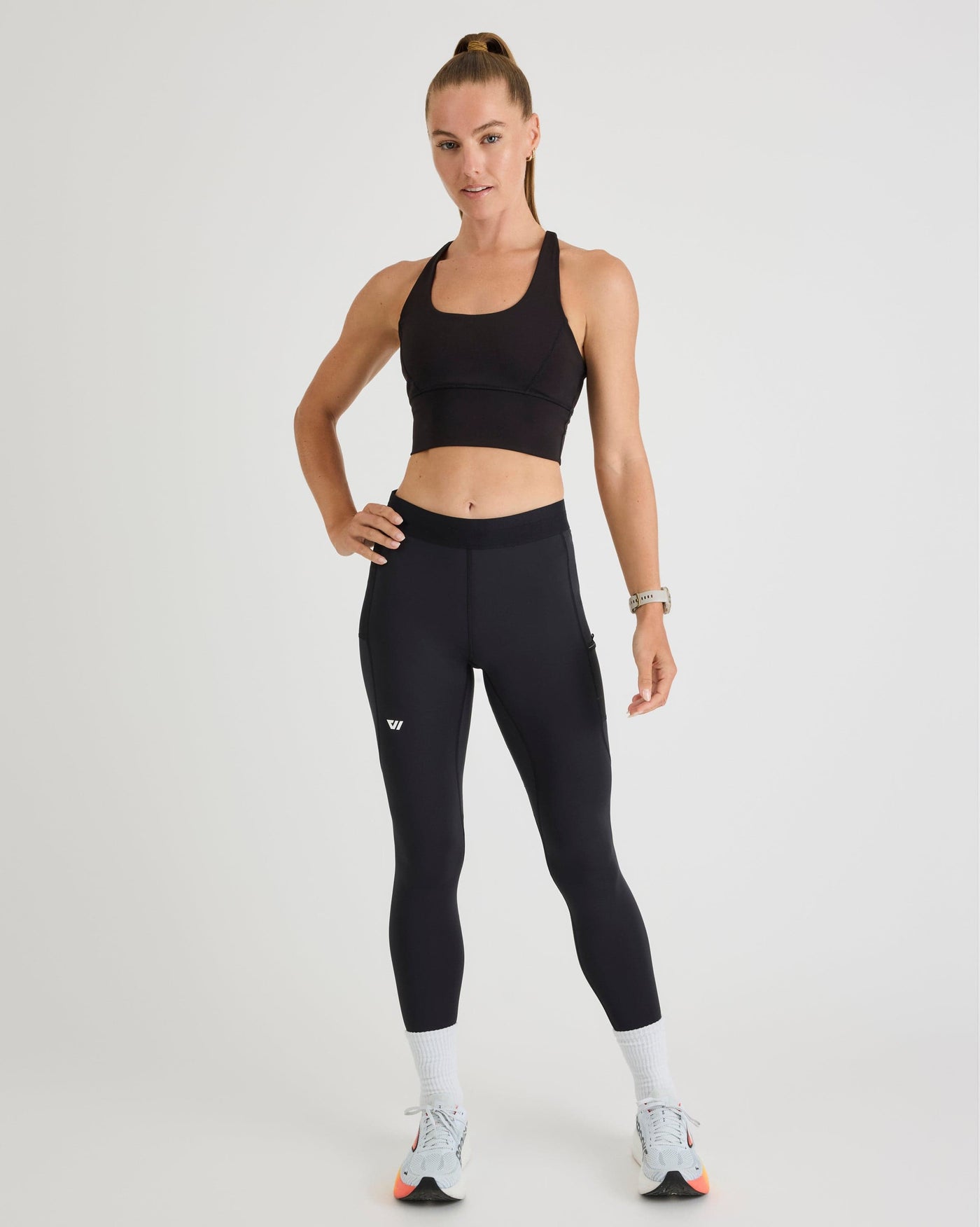 Niki (5’8”) is wearing a size small