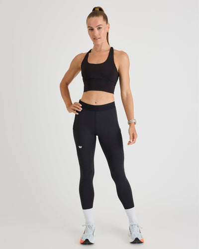 Niki (5’8”) is wearing a size small