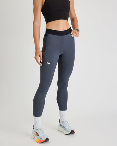 Niki (5’8”) is wearing a size small