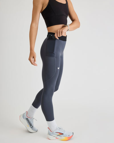 Niki (5’8”) is wearing a size small