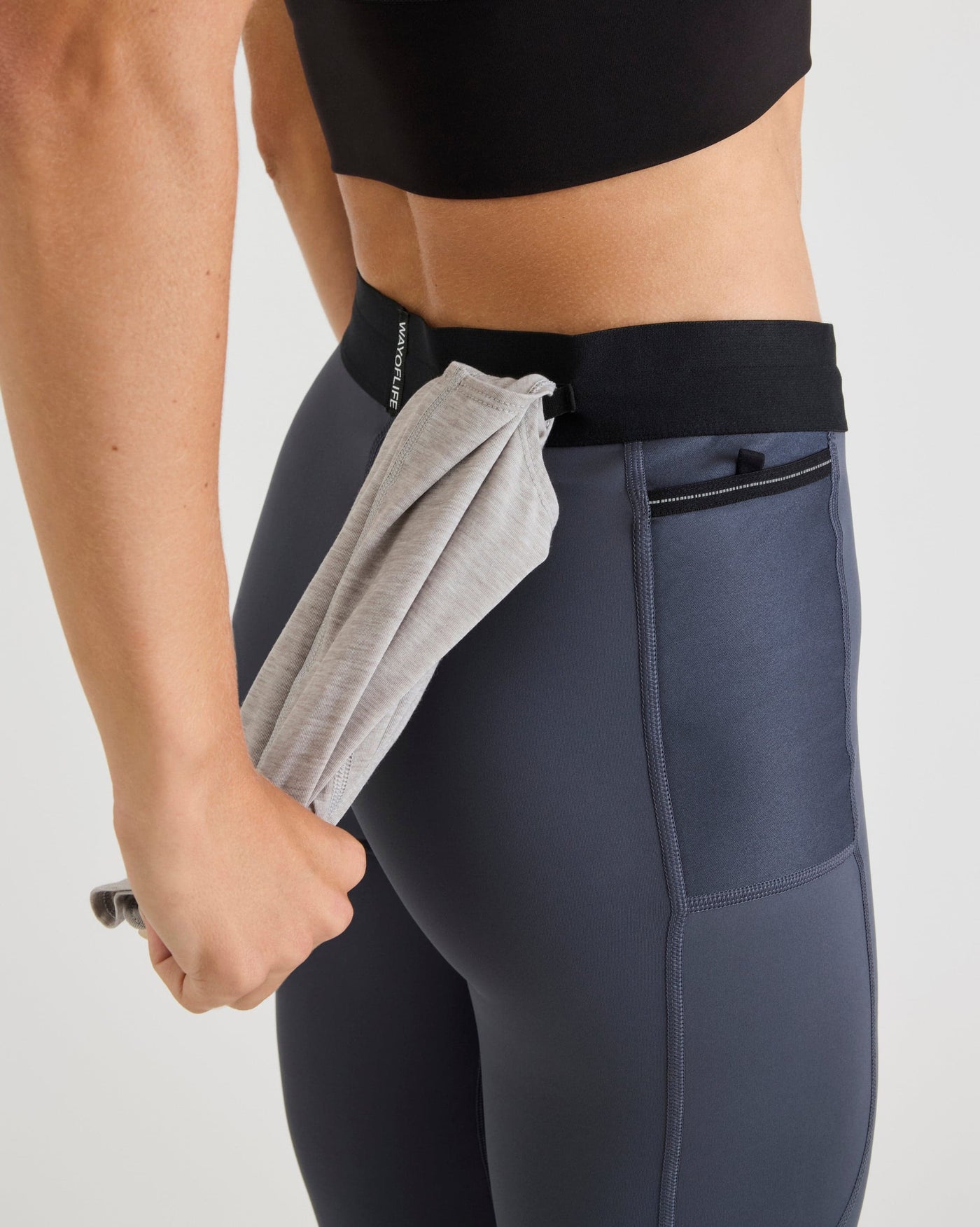 Niki (5’8”) is wearing a size small