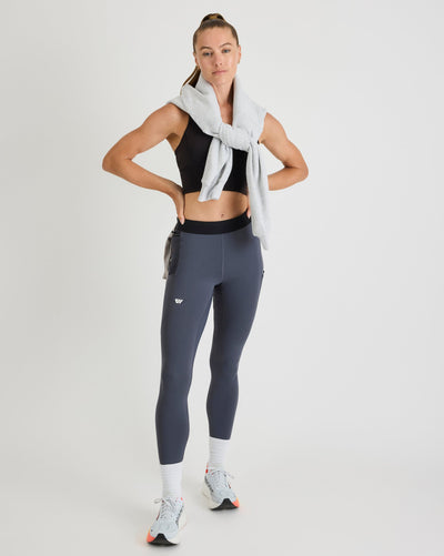 Niki (5’8”) is wearing a size small