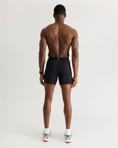 Greg (6’2") is wearing size medium 6" inseam
