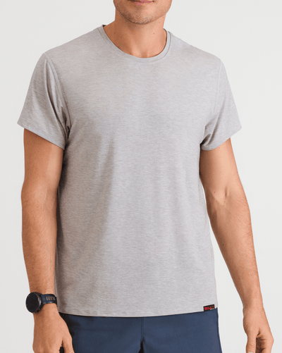 Bobby (6’1") is wearing size large